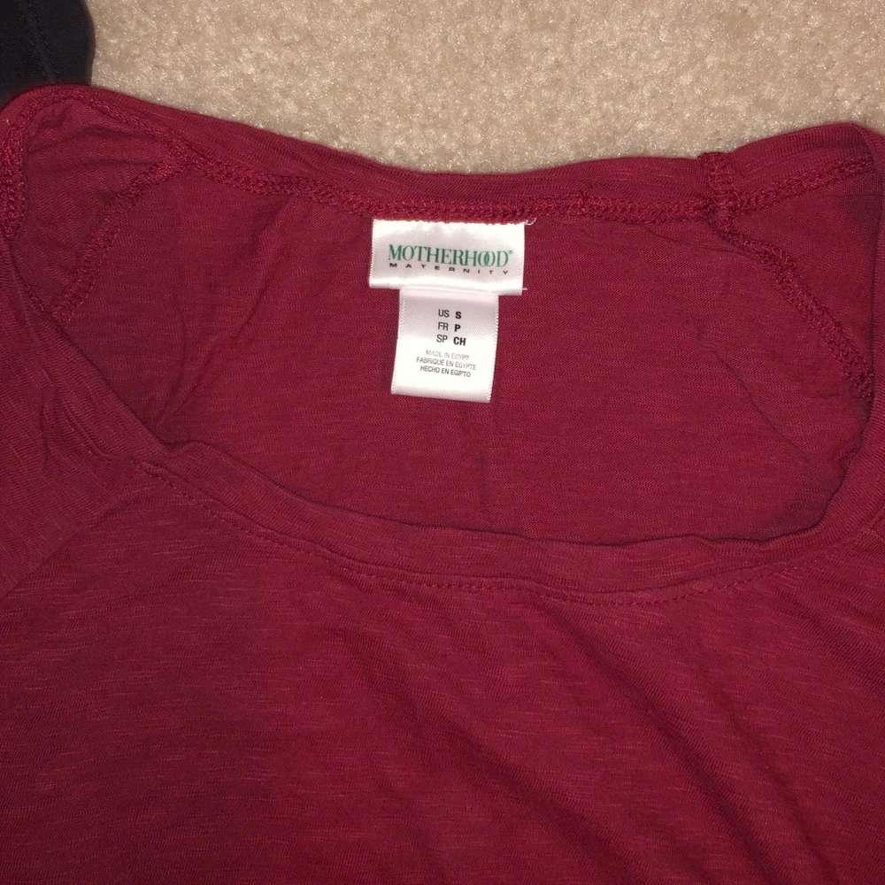 2 Motherhood Maternity long casual tops size S - Picture 4 of 5